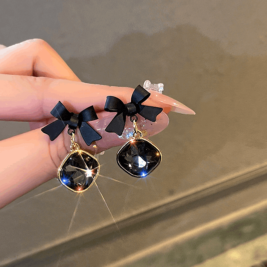 Square Crystal Earrings with Black Bow – Elegant Party Jewelry for Gifting (B075)
