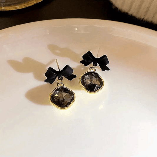 Square Crystal Earrings with Black Bow – Elegant Party Jewelry for Gifting (B075)